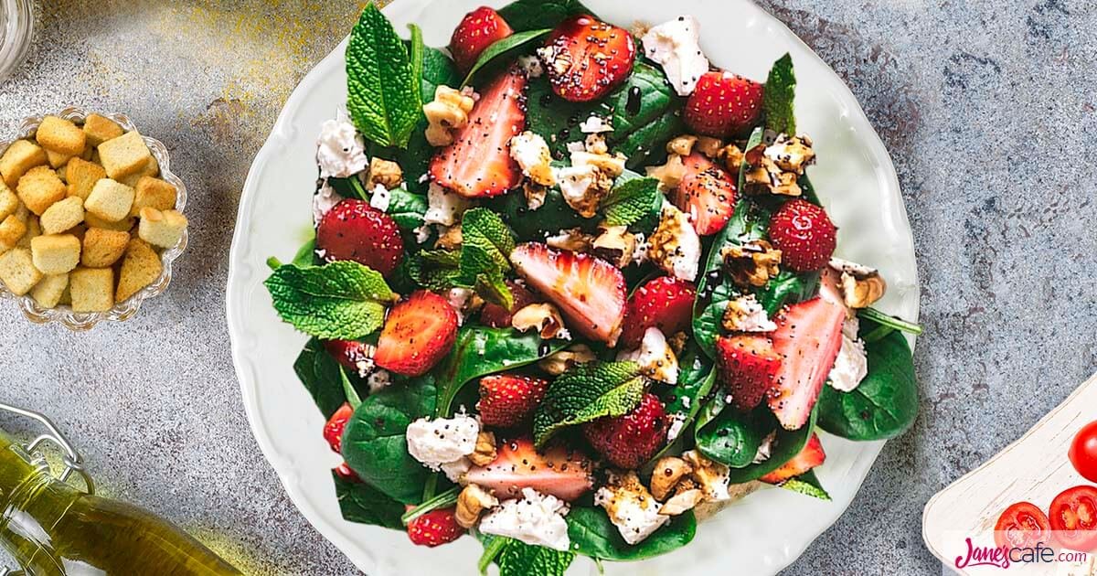 Brighten Up Your Winter With A Grilled Chicken Strawberry Salad